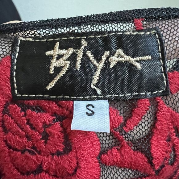 JOHNNY WAS NWOT Wedding Mesh Maxi Dress Long Slv Embroidered Black Red S Godet - Picture 3 of 6